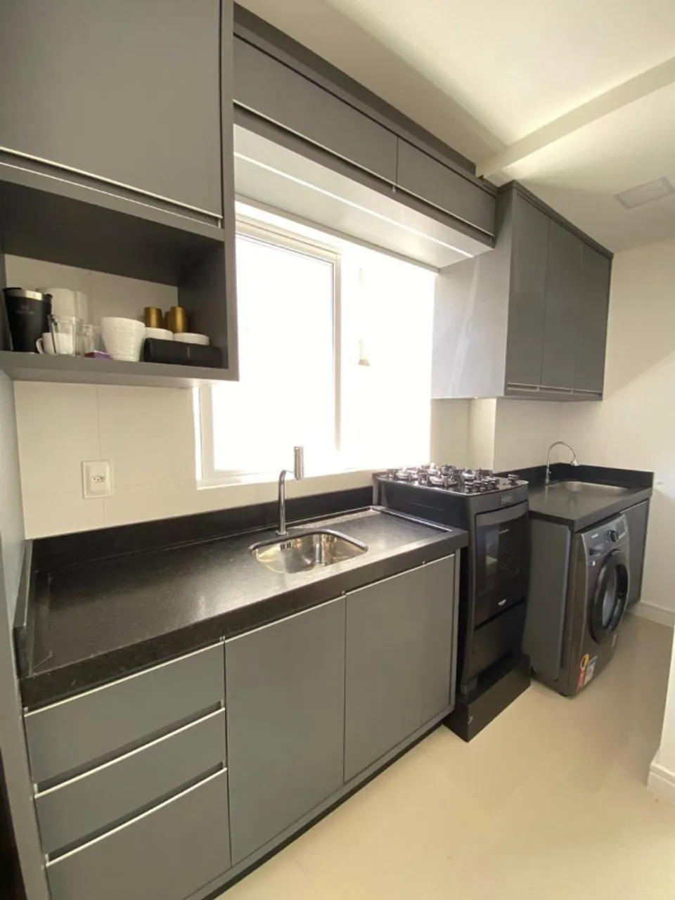 Apartamento de 2 quartos 2 minutos da havan 5 minutos do mar