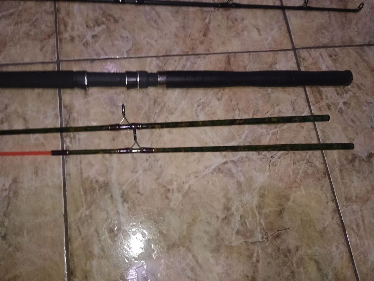 Kit Pesca 2 varas e Molinete Shimano  - Foto 4