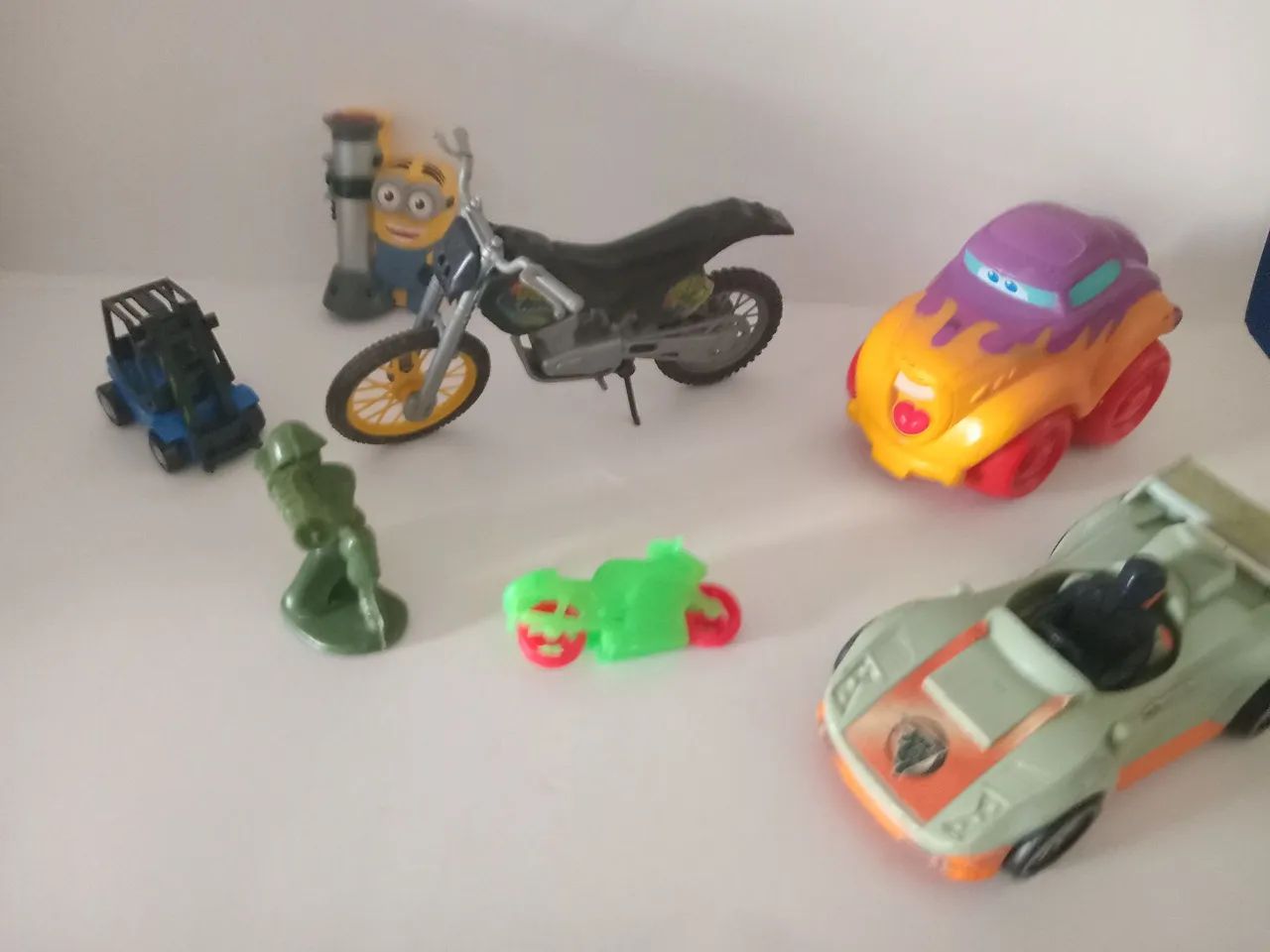 Lote de brinquedos variados