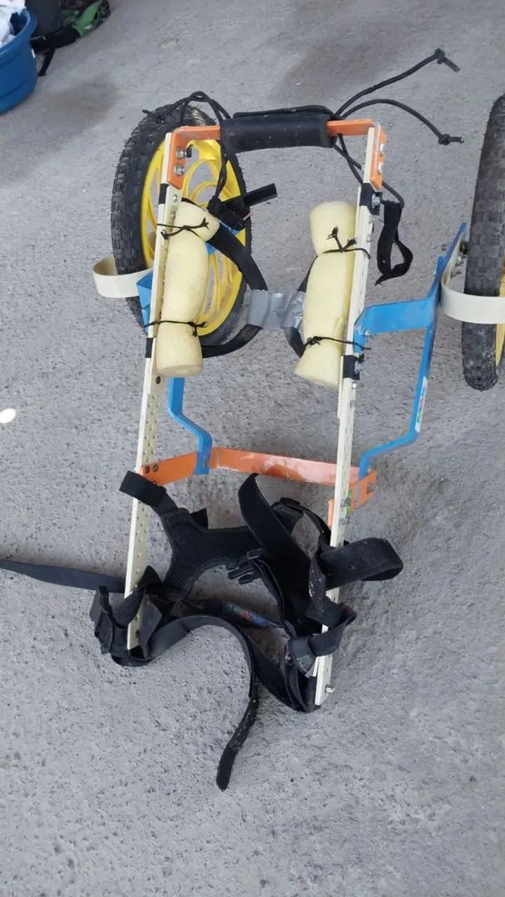 Carrinho de transporte para animais( Cadeira de Rodas para cachorro)