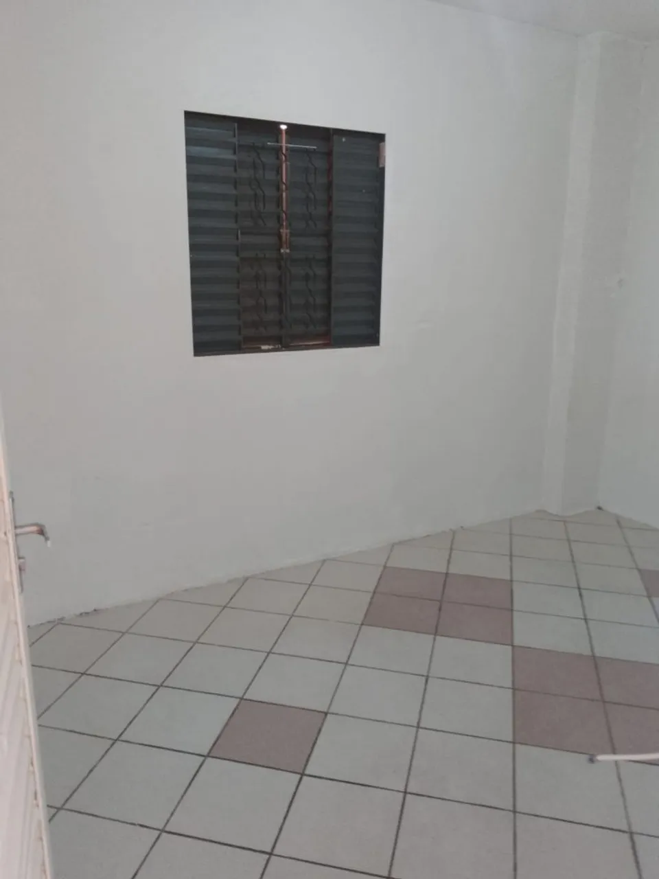 Aluga-se 1 quarto guara 1
