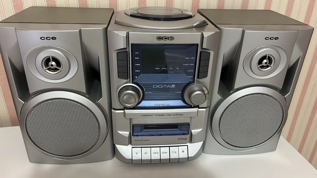 Mini System CCE com CD Player e Rádio
