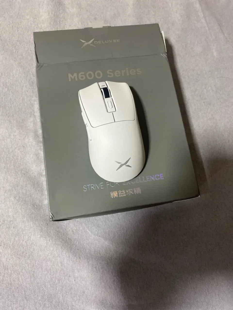 Mouse DELUX M600 branco, comprado a uma semana, nunca usado