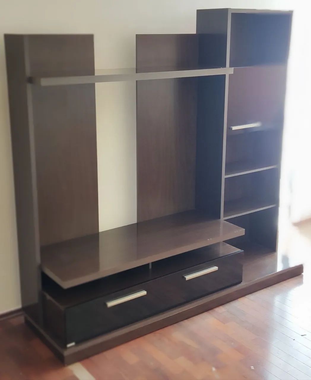 PRÁ SAIR HOJE. Rack Moderno para TV