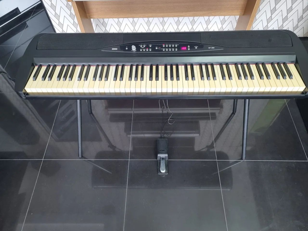 Piano digital Korg SP-280  - Foto 2