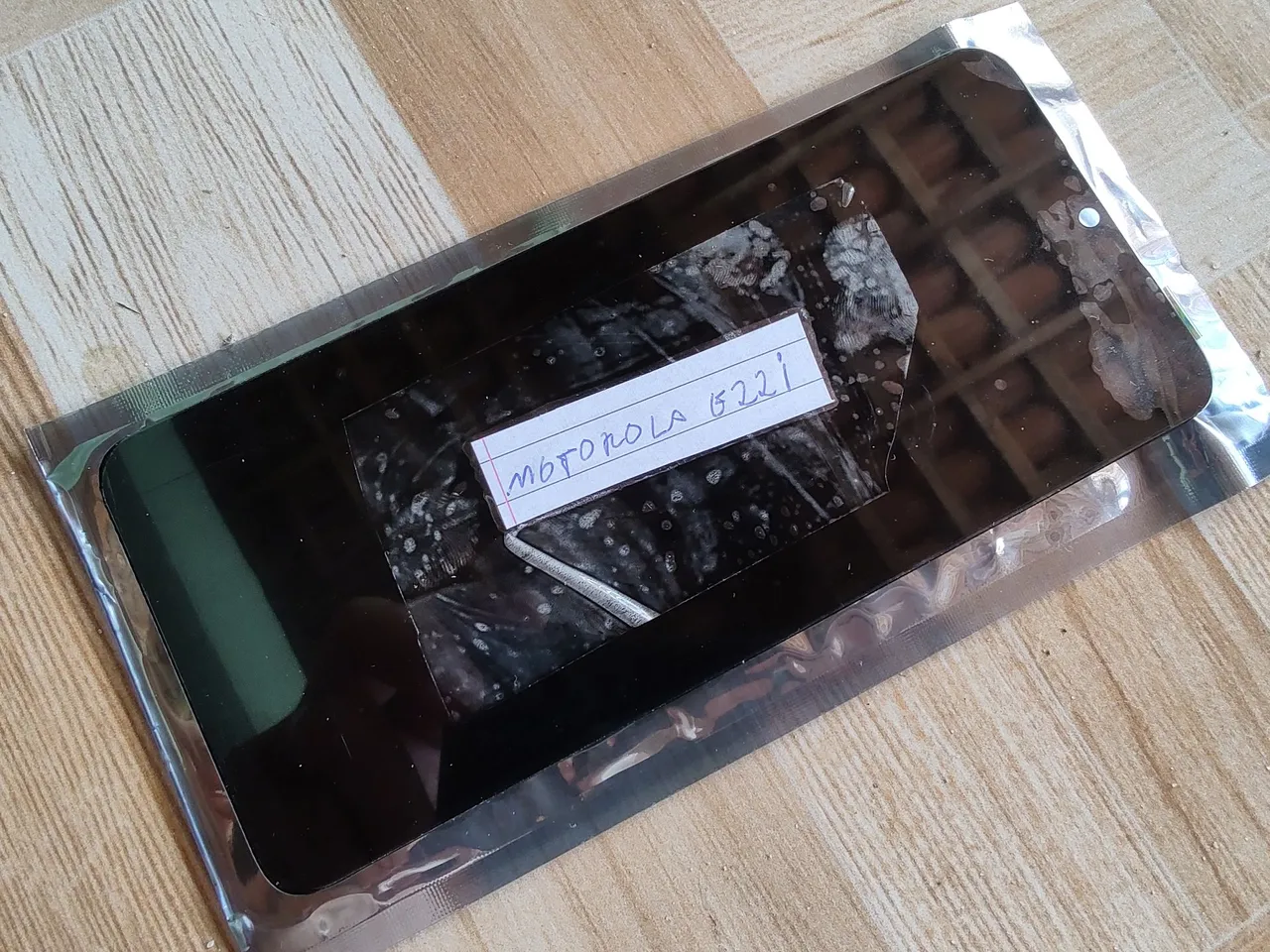 Tela Motorola E22i