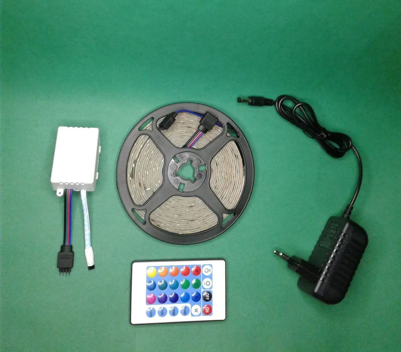 Fita Led colorida 5 metros, completa com fonte + controle - Foto 2