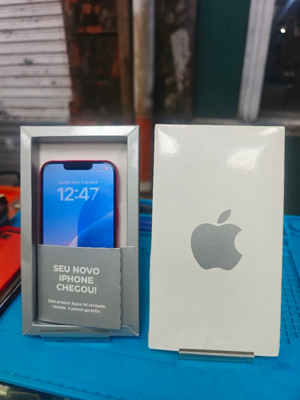 iPhone 14 normal vermelho aparelho vitrine bateria ? 87%%%%