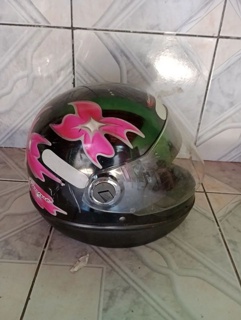 Semi-new helmet64293684169346121