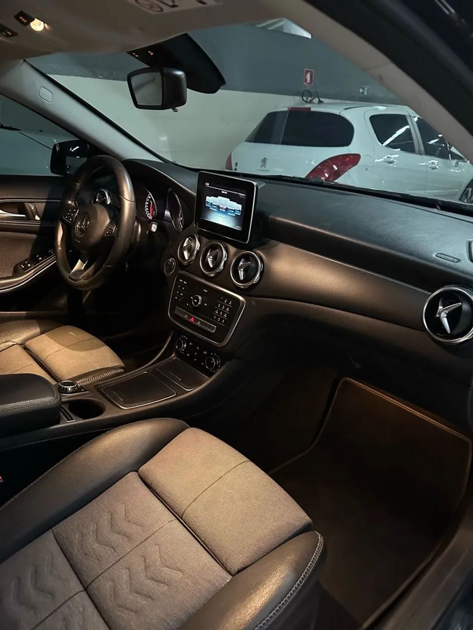MERCEDES GLA 200 STYLE 2018 1.6 TURBO. - Foto 4
