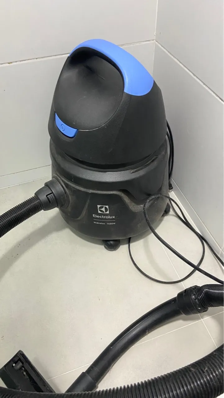Aspirador de pó Electrolux Hidrolux 1400W
