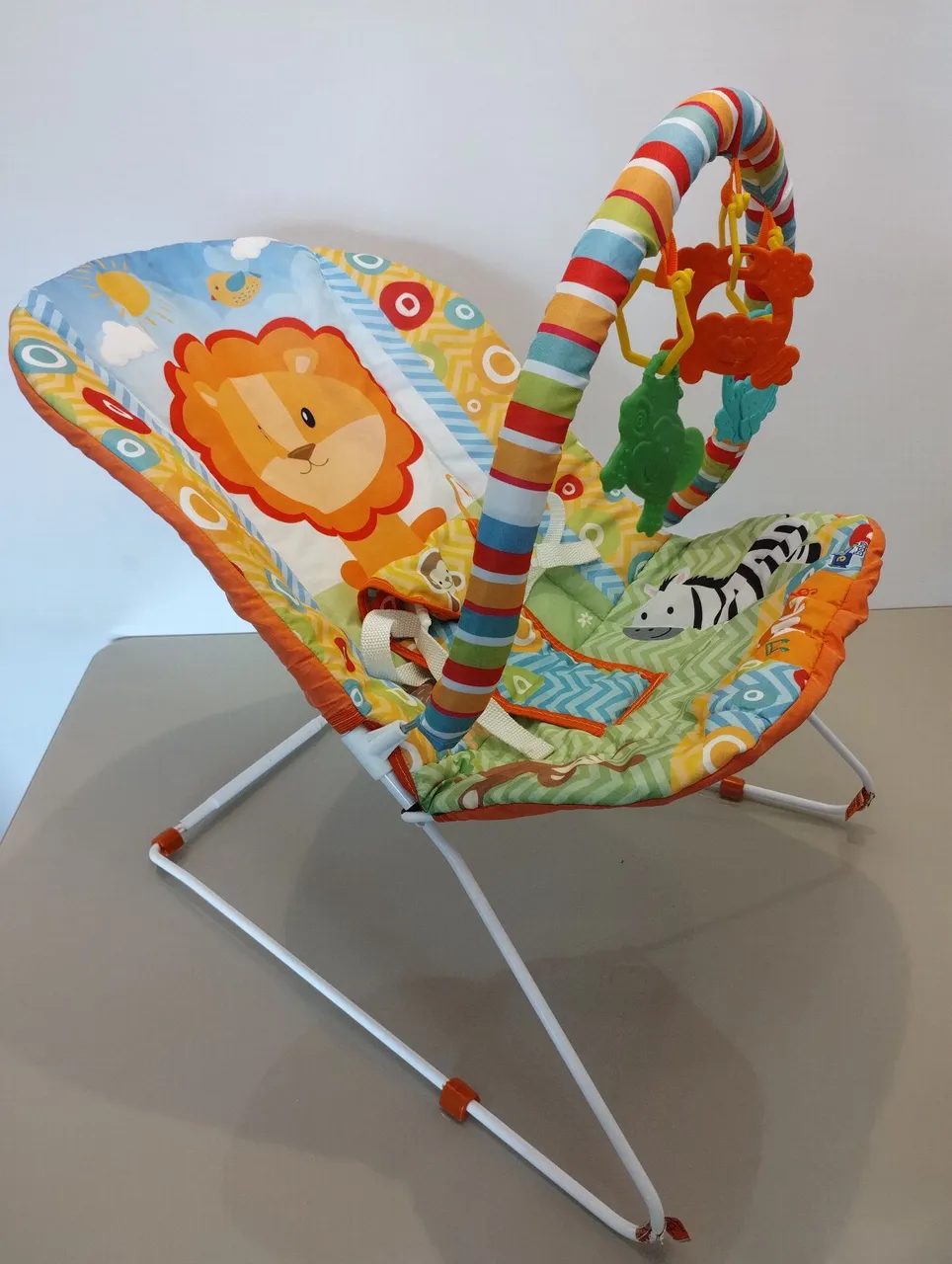 VENDO Cadeirinha de descanso Fisher-Price Safari - Conforto e diversão!
