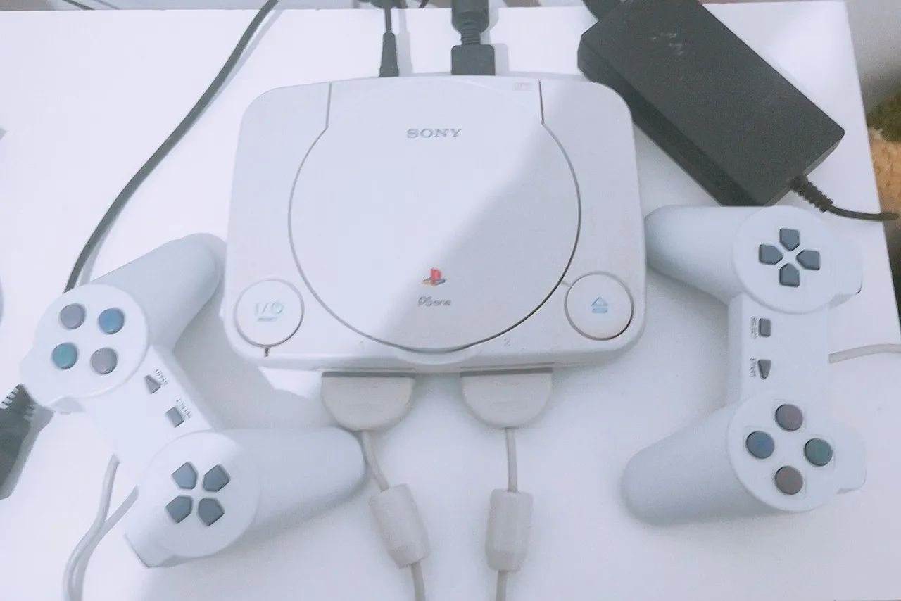 Vendo Playstation 1 slim (psone)64313242034049120