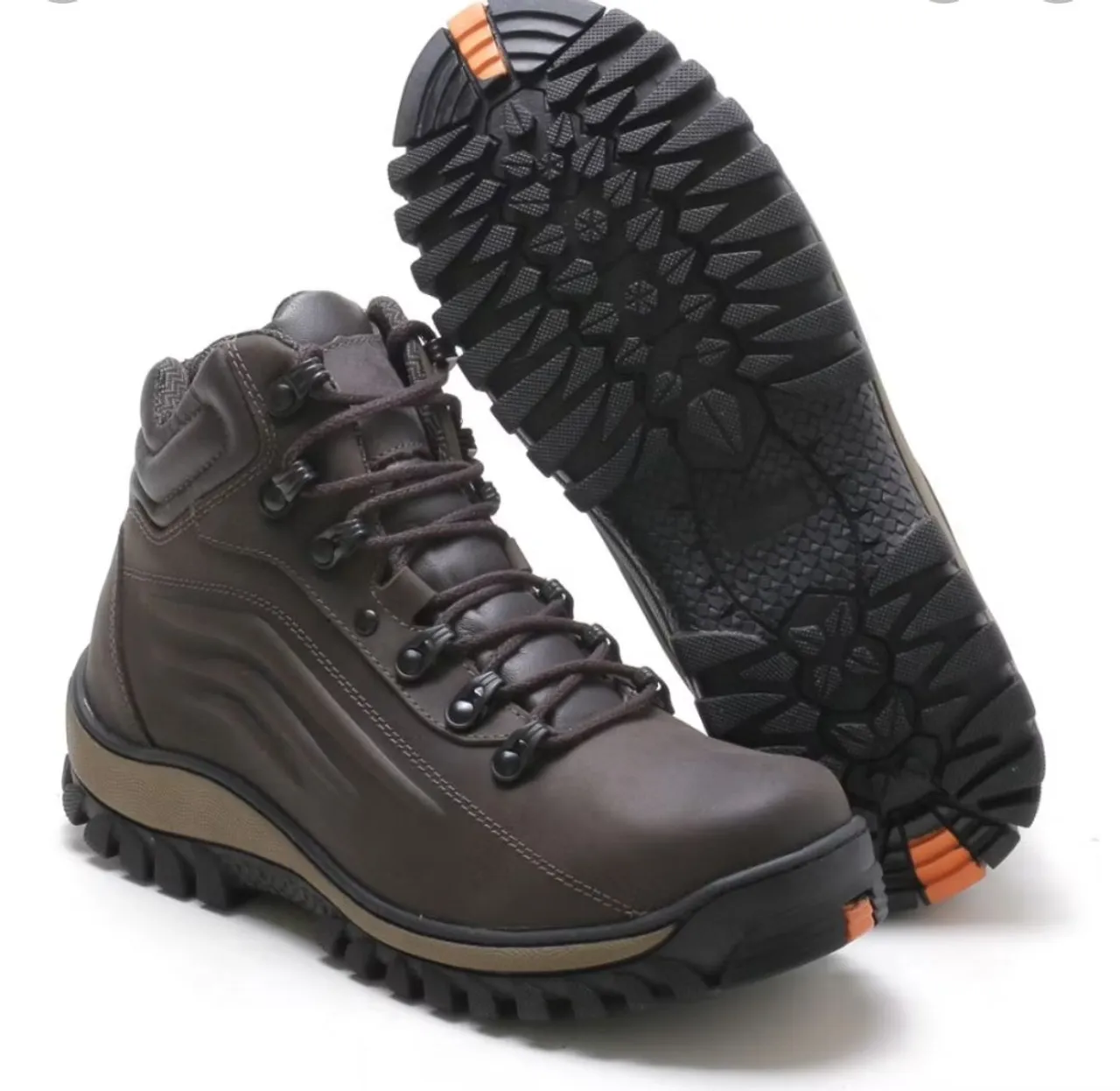 Bota em Couro cor Café - Conforto e Estilo