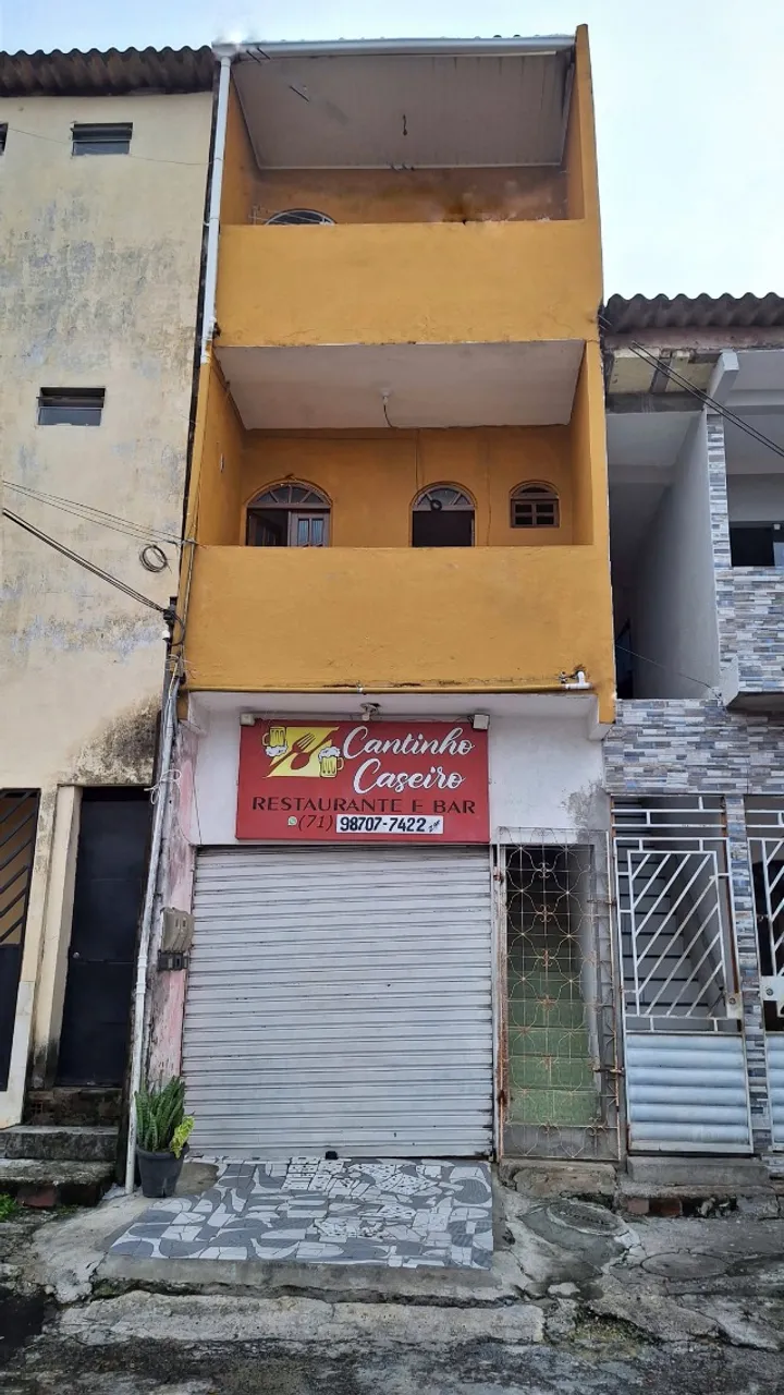 Prédio de aluguel. 2 kitnets, 1 ponto comercial. Próximo a nova rodoviária