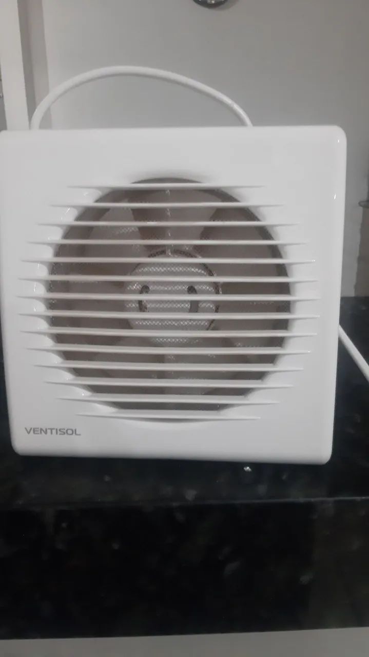 Vende se exaustor ótimo um mês de uso  200 reias preço negociavel