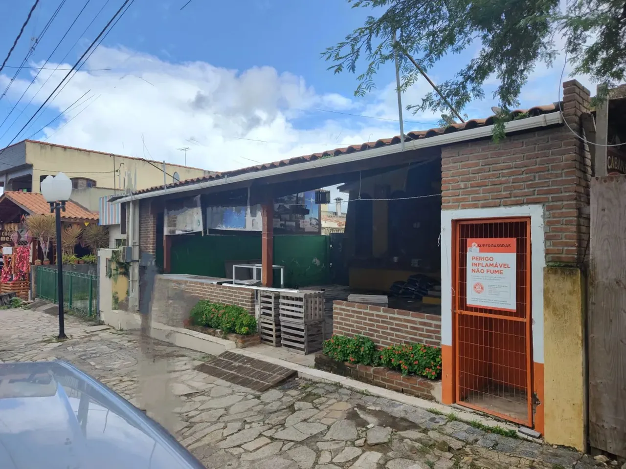 Leonardo Alcântara Aluga: Excelente Ponto Comercial Com 800M² Na Rua Do Polo Moveleiro
