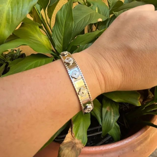 bracelete flores - aço inoxidável - Foto 2