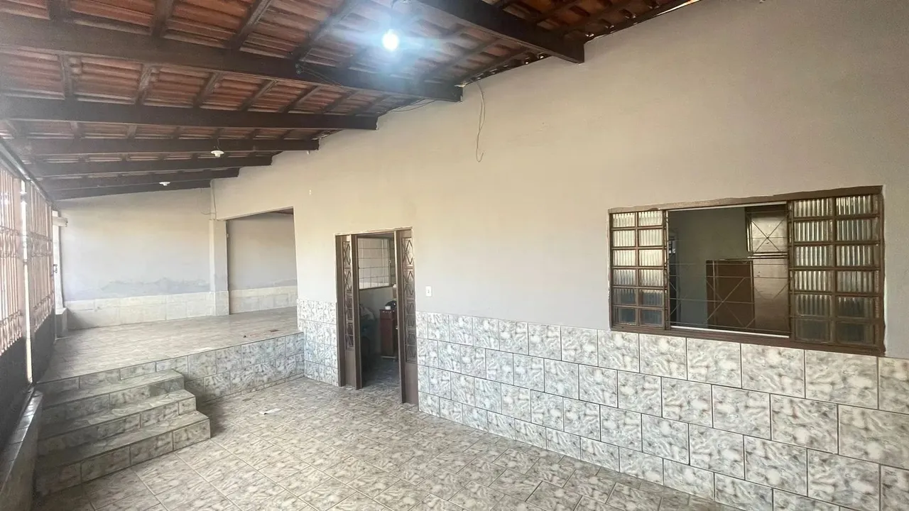 IMÓVEL LOCALIZADO NO SETOR DOS FUNCIONÁRIOS!