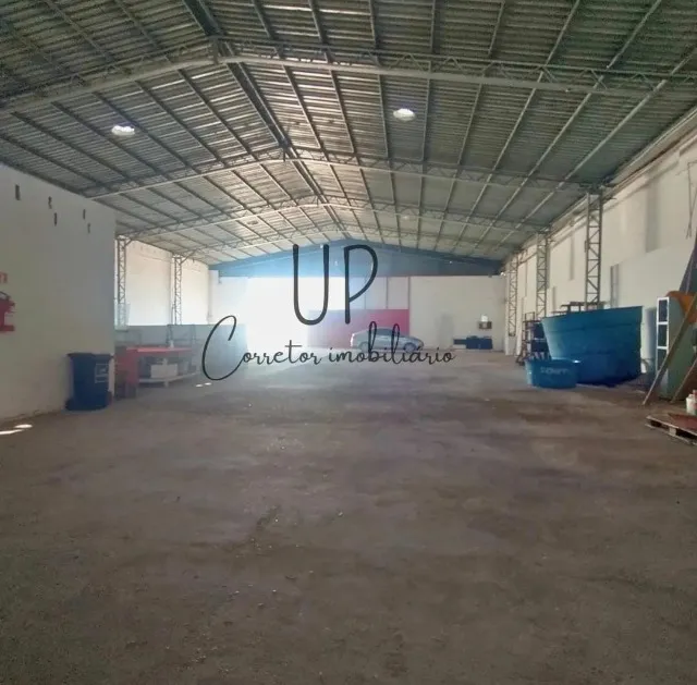 Galpão 600m² Nivel 3 e Documentado / Terreno 1.200m² e Área ADM 120m² no Petropolis
