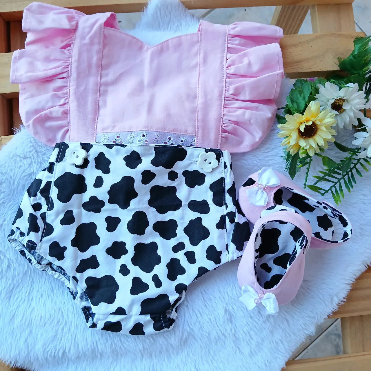 Sapatinho peep toe vaquinha