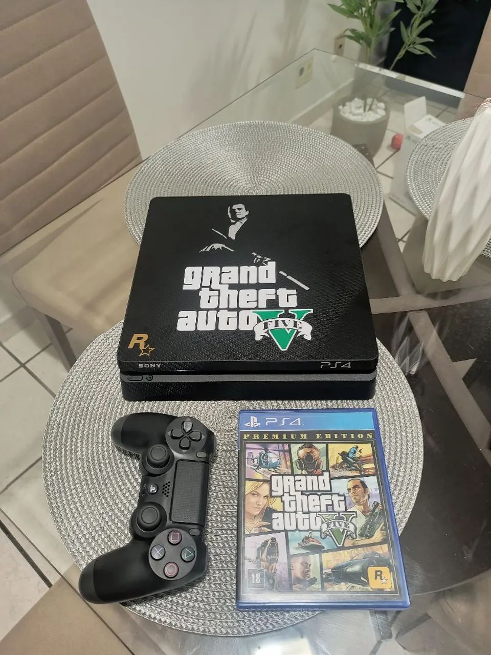 Ps4 slim 1 TB + GTA 5  - Foto 2