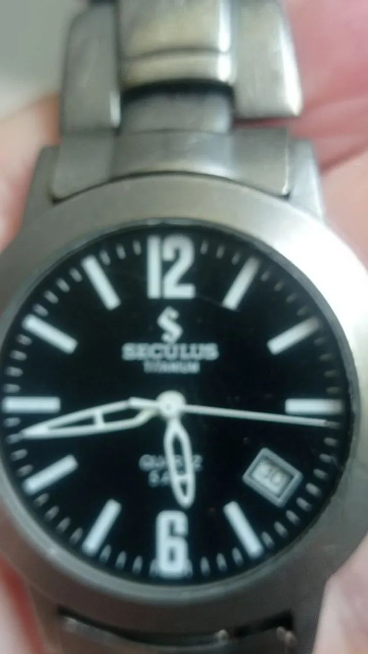 SECULUS TITANIUM QUARTZ DATE perfeito funcionamento todo original RARIDADE ESPETACULAR 
