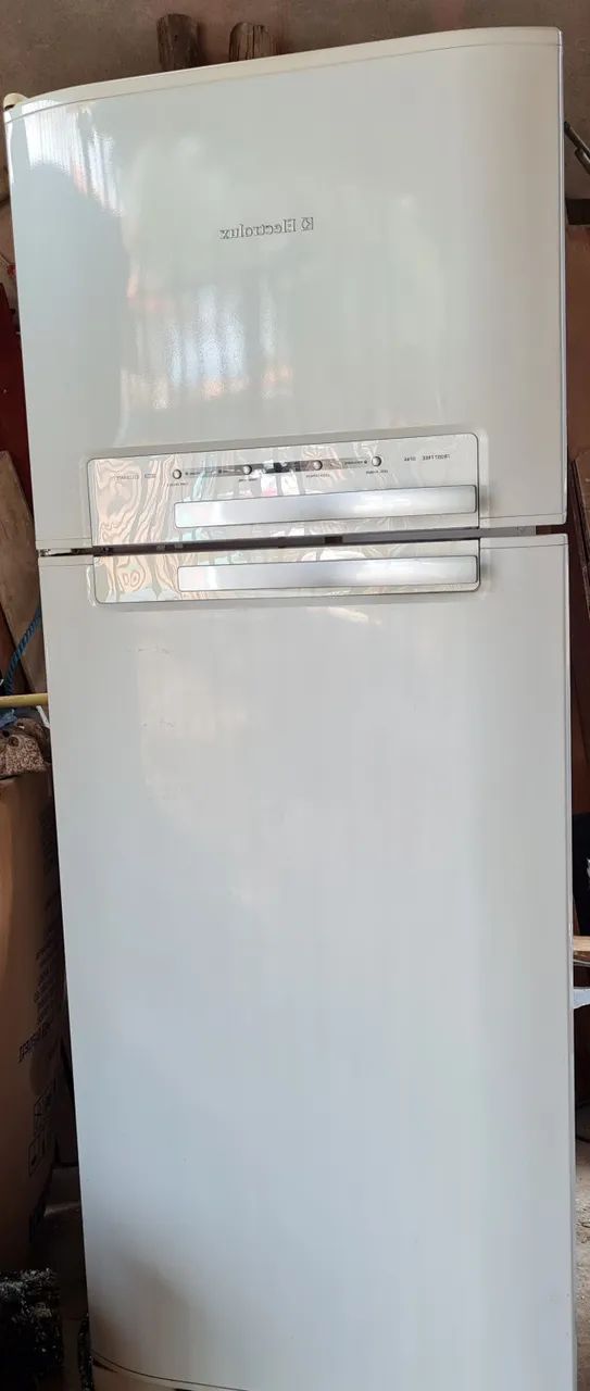 Geladeira Electrolux frost free DF46