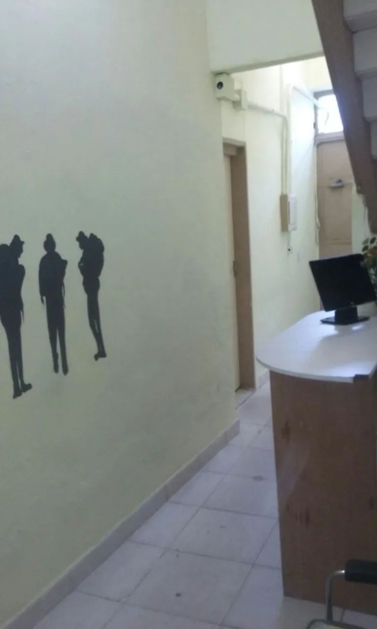 Sociedade de Hostel, ou Colaborador