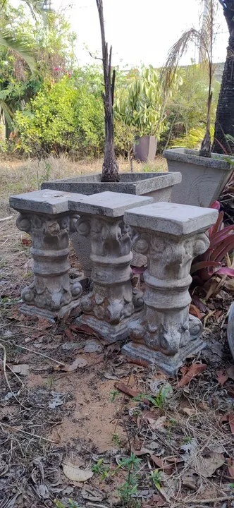 Colunas greco romanas para plantas e bonsais