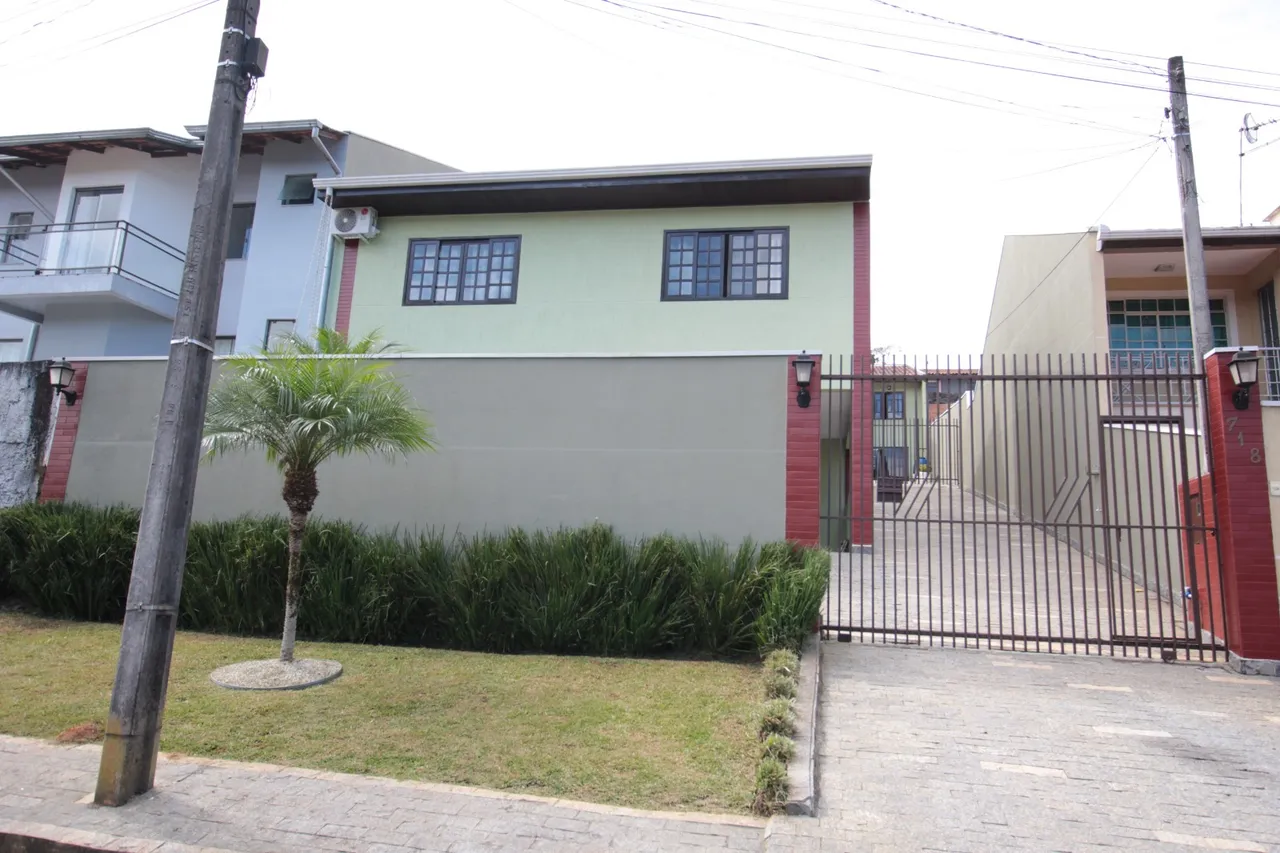Casa para alugar 2 quartos com suíte. Semi mobilhado no Barreirinha em Curitiba