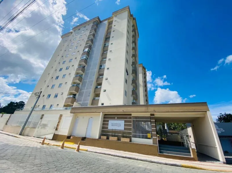 Apartamento semimobiliado para locação, no Bairro Itoupava Central!