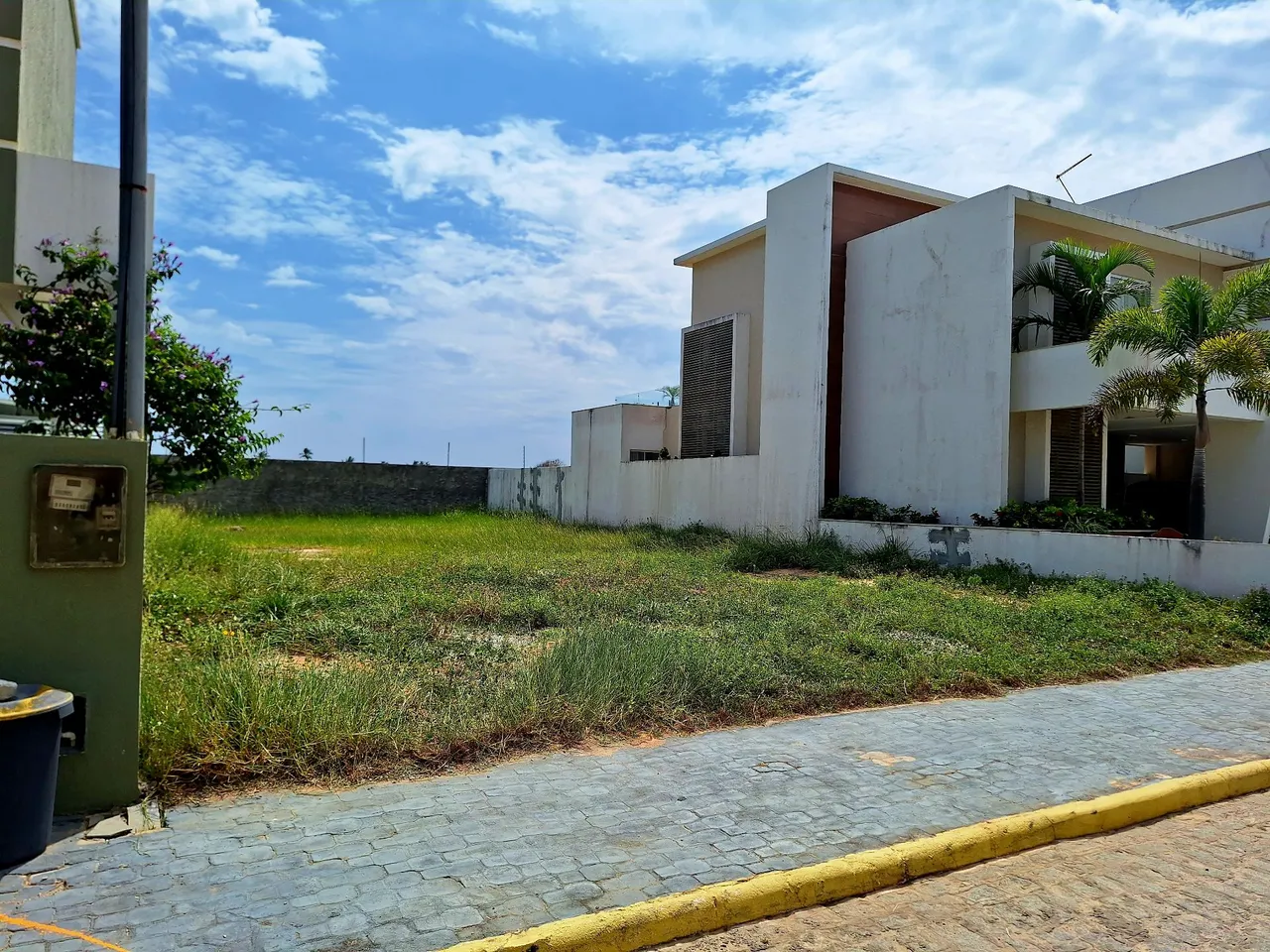 Lote na Aruana, no Condomínio Marta Ferreira. Oportunidade!