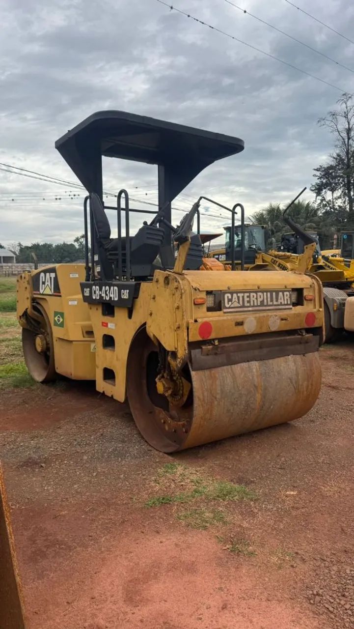 Rolo Compactador chapa chapa CAT CB-434D - Foto 2