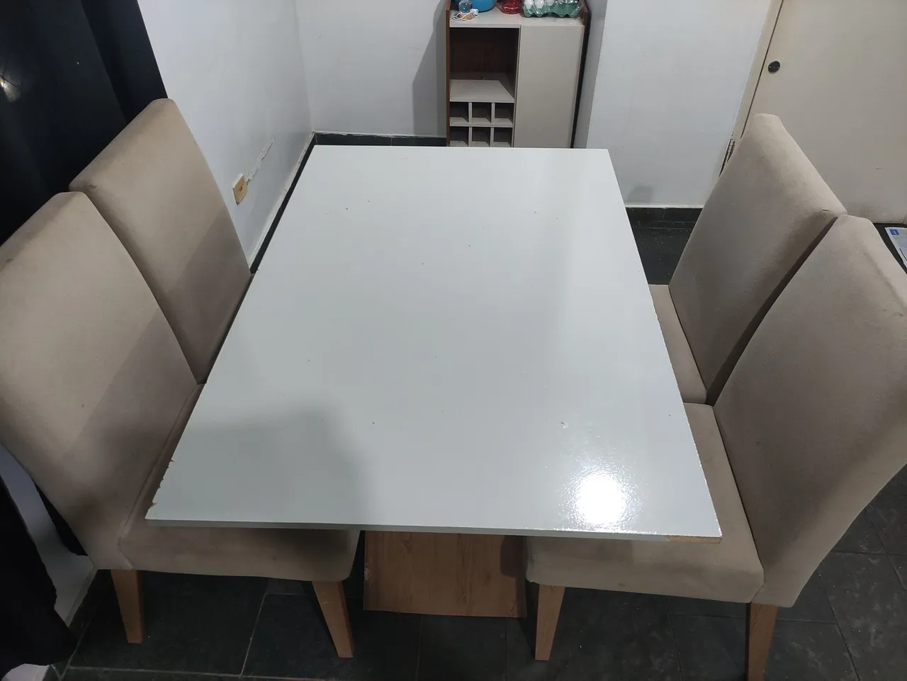 Mesa de Jantar com 4 Cadeiras