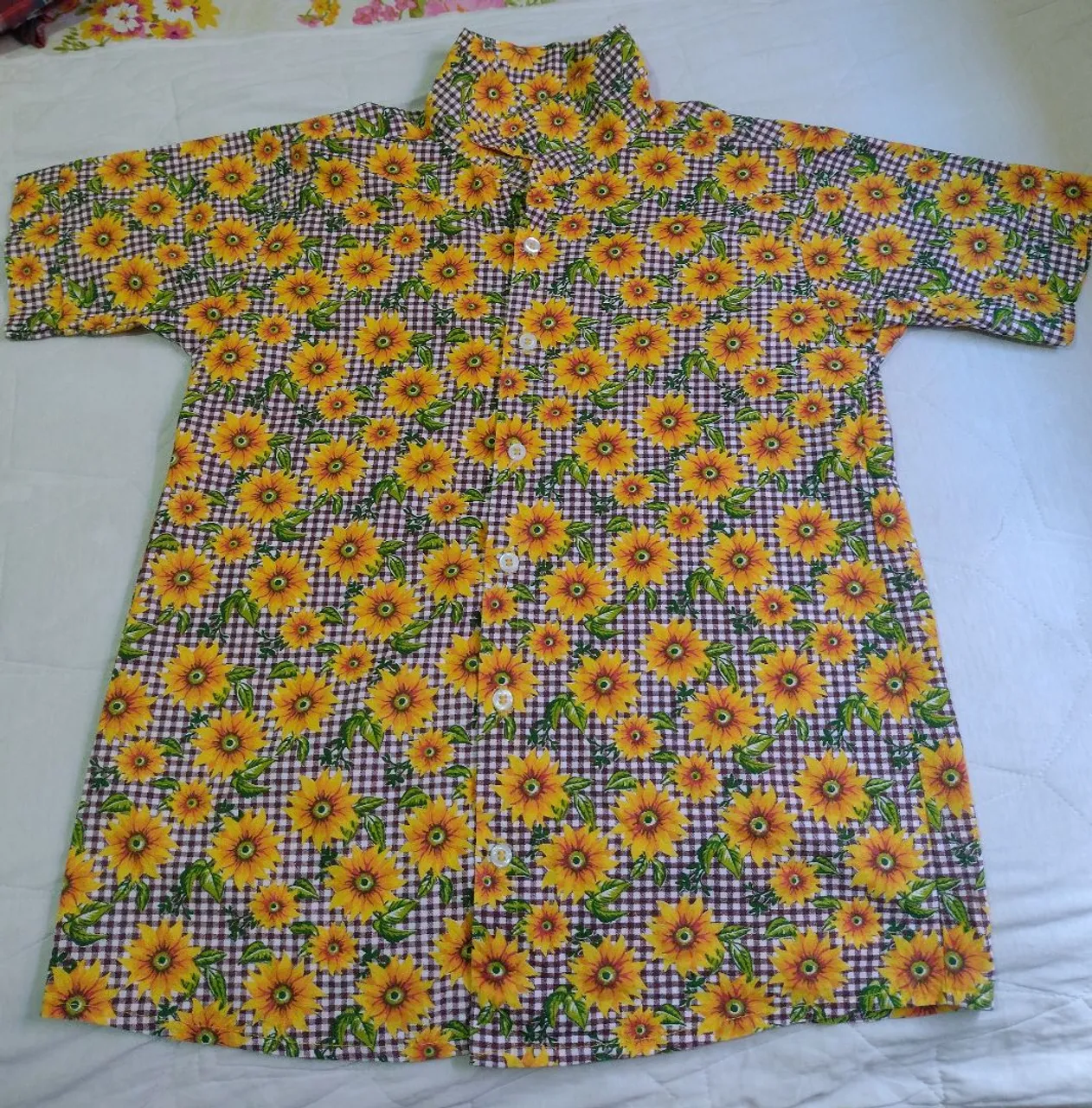Camisa Floral de Girassóis - Estilo e Conforto!