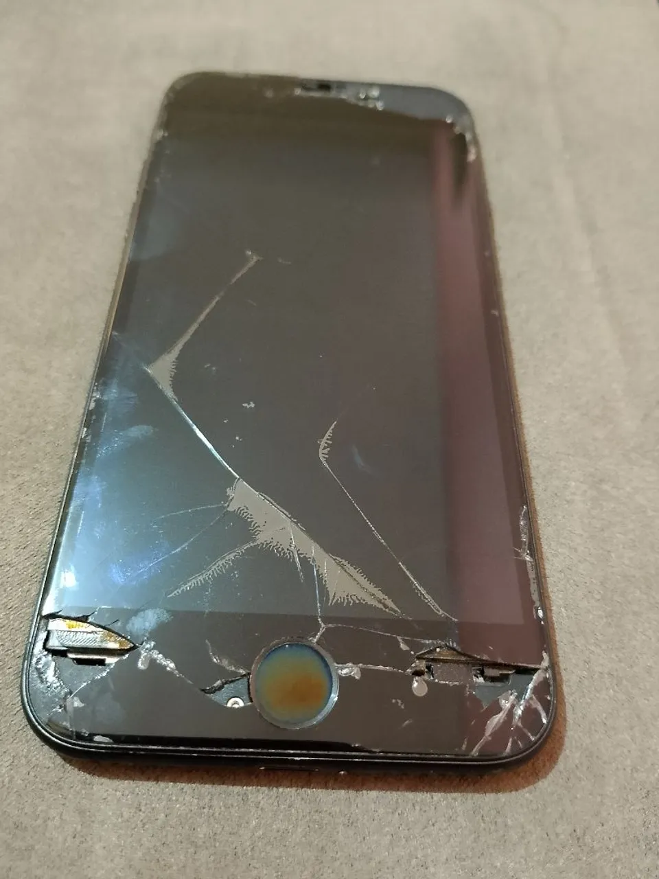 iPhone 7 tela quebrada