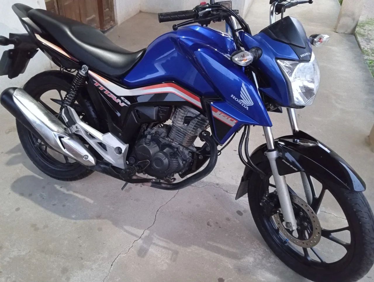 Titan 160
