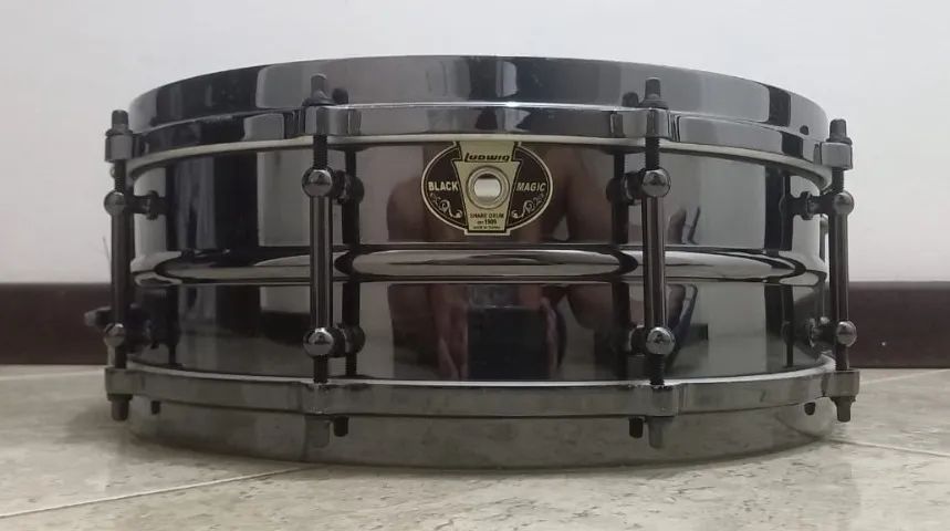Caixa Ludwig Black Magic Brass aros die cast - Foto 4