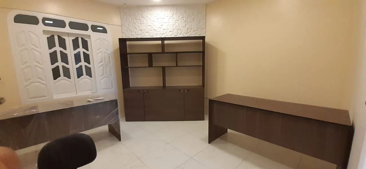 Vendo armário pra escritório em MDF na cor chocolate e preto - Foto 2