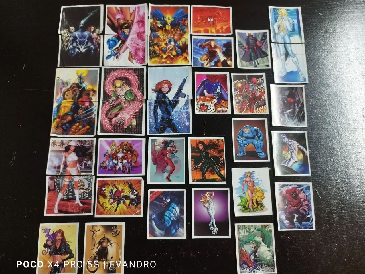 Lote de figurinhas Marvel 