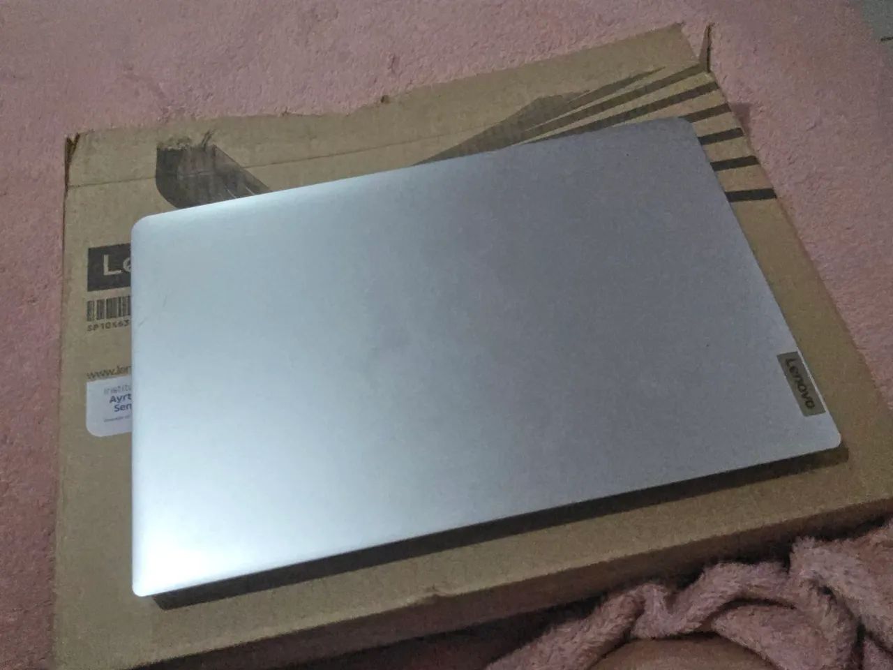 Notebook Lenovo com 2 meses de uso.