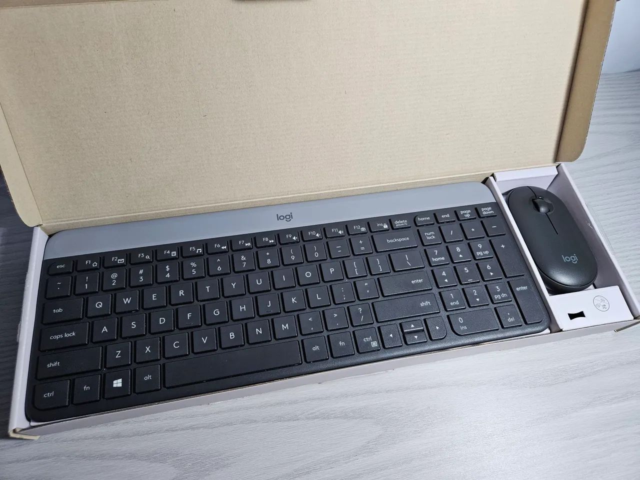 Combo logitech mk470 teclado e mouse
