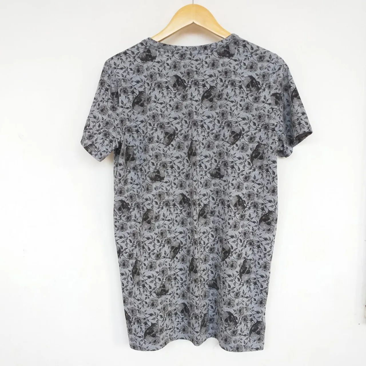 Blusa alongada caveiras M - Foto 2