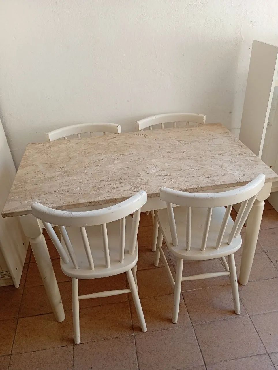 Mesa de Jantar com 4 Cadeiras Tok Stok