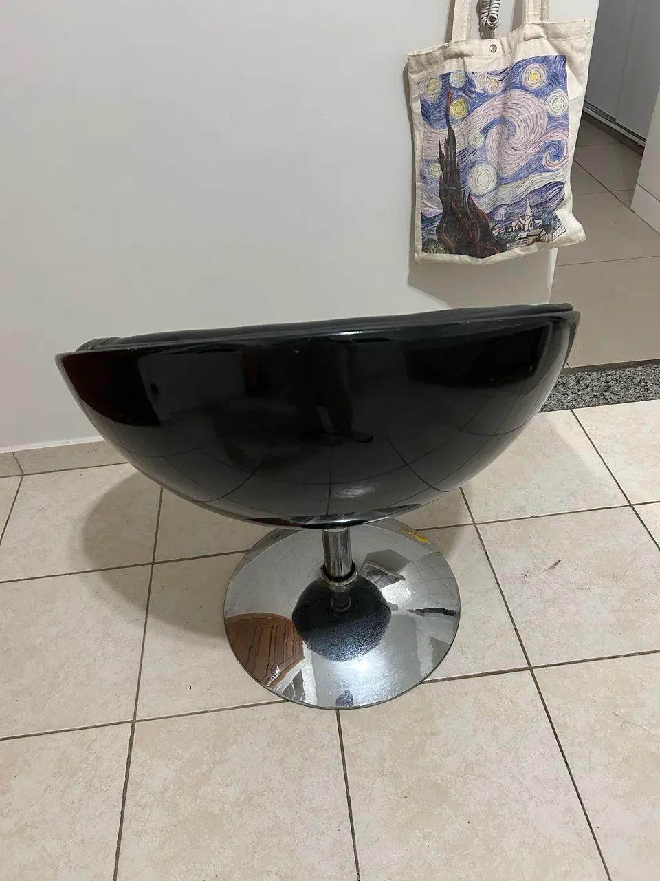 Poltrona Egg/Bowl Giratória Preta - Courino + Base Cromada - Foto 3