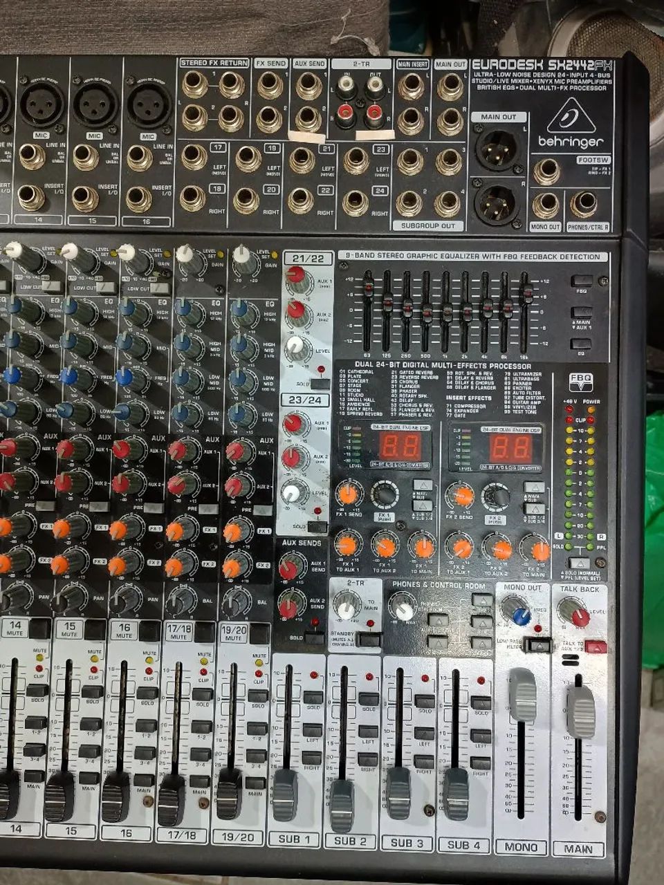 Mesa de som Behringer de 24 canais  - Foto 2