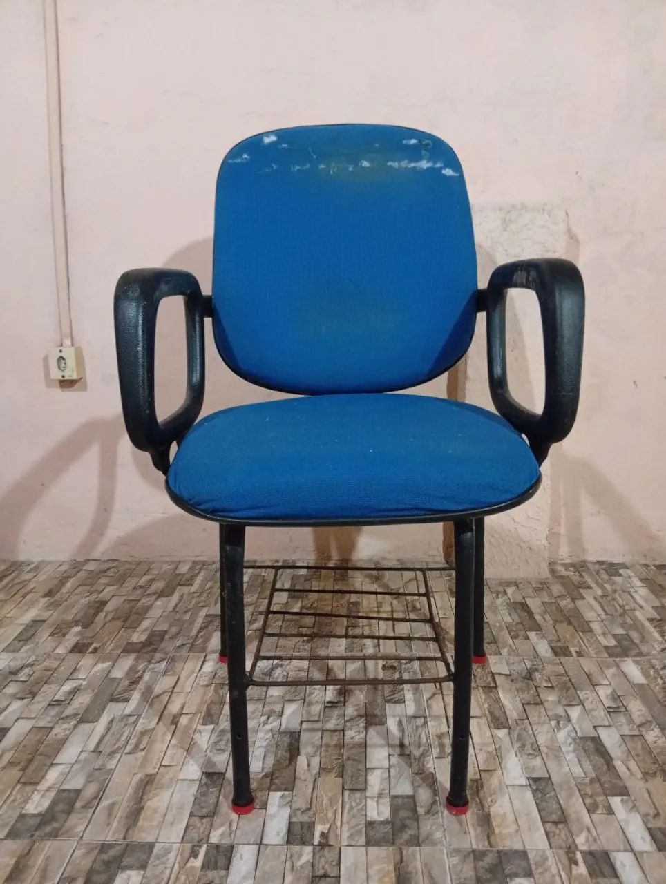Cadeira pra vender ligeiro!
