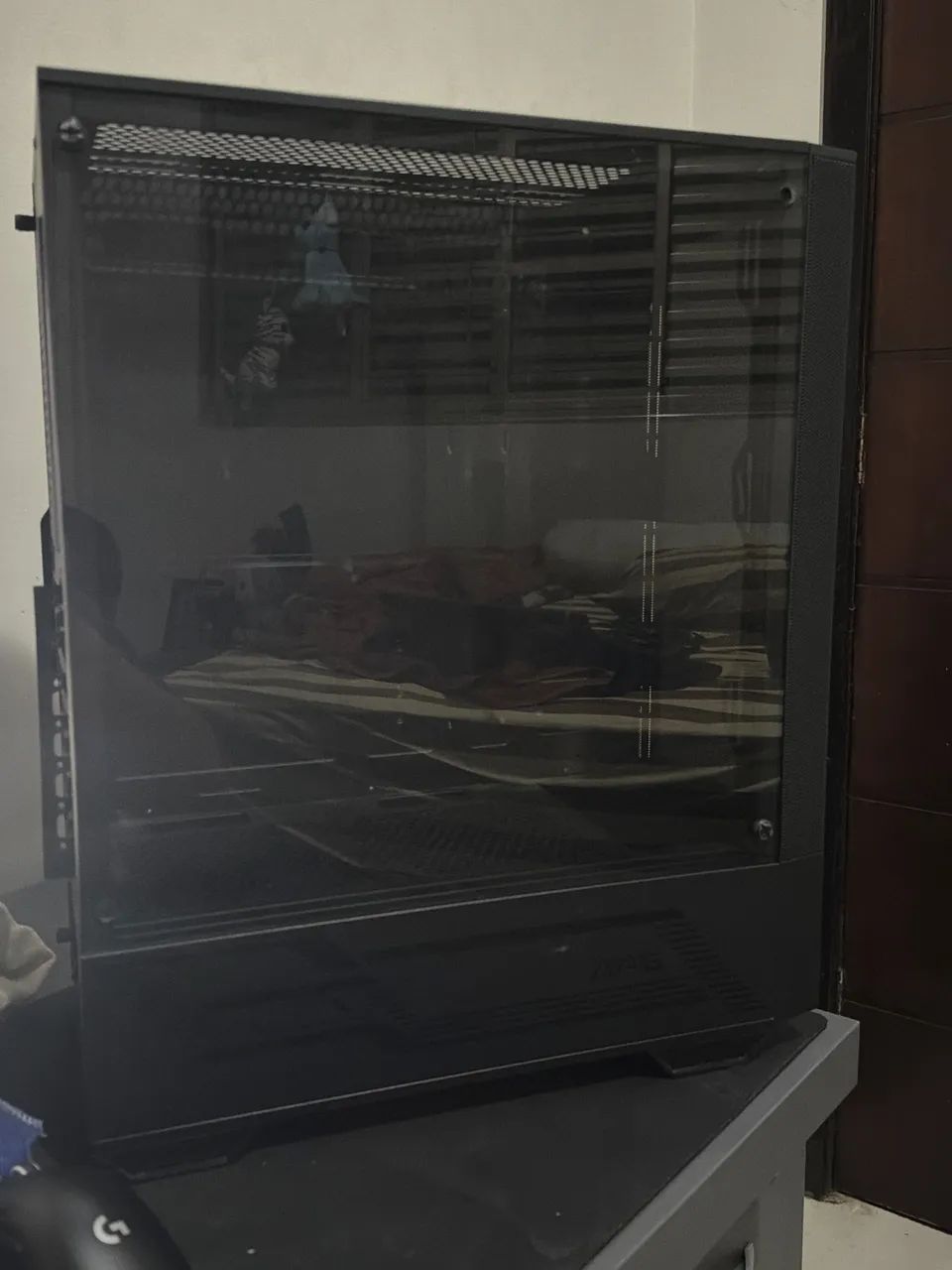 Gabinete msi preto