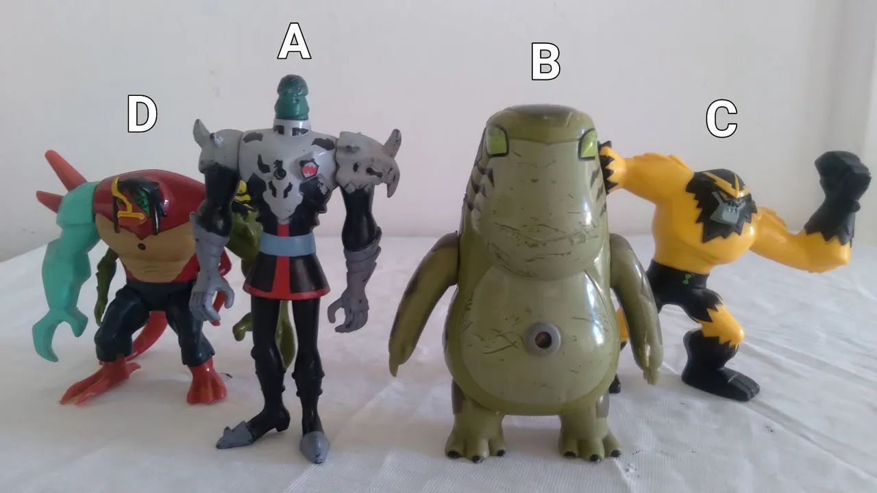 Conjunto de bonecos Ben 10